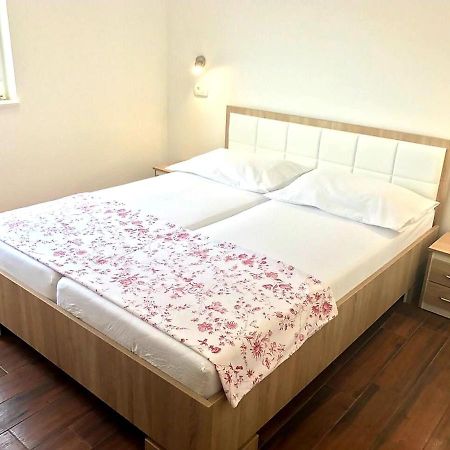 Apartmani Maki 오미스 외부 사진