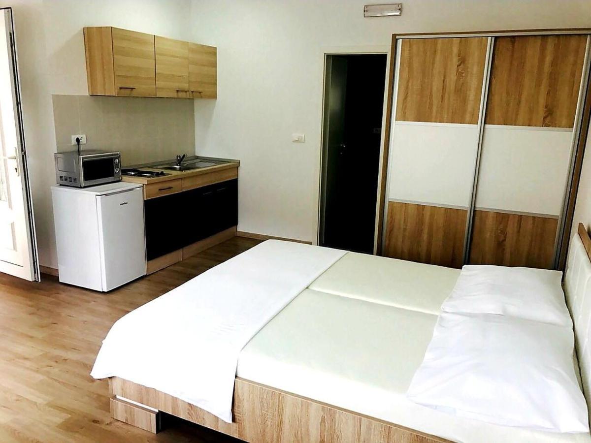 Apartmani Maki 오미스 외부 사진