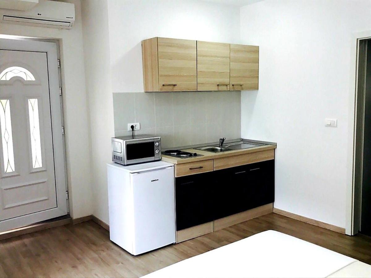 Apartmani Maki 오미스 외부 사진
