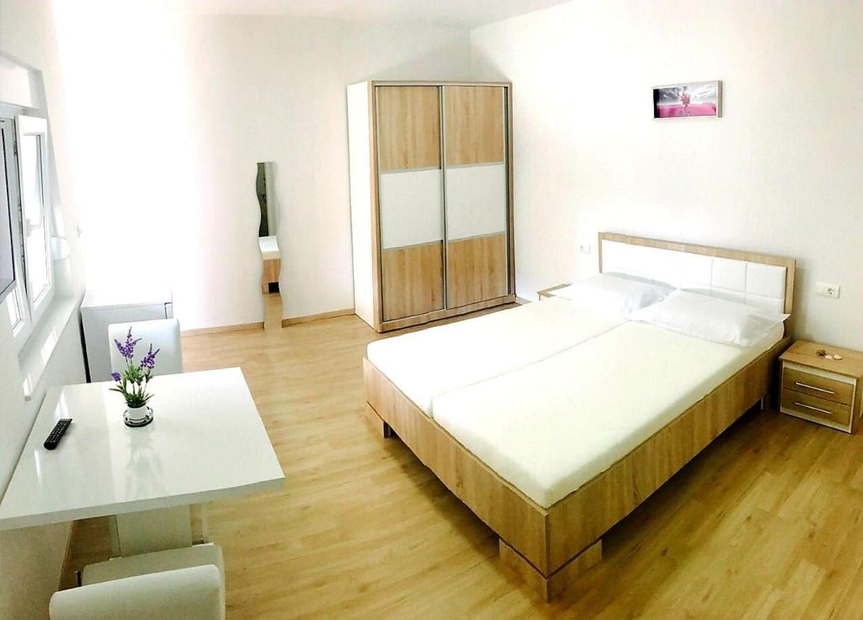 Apartmani Maki 오미스 외부 사진