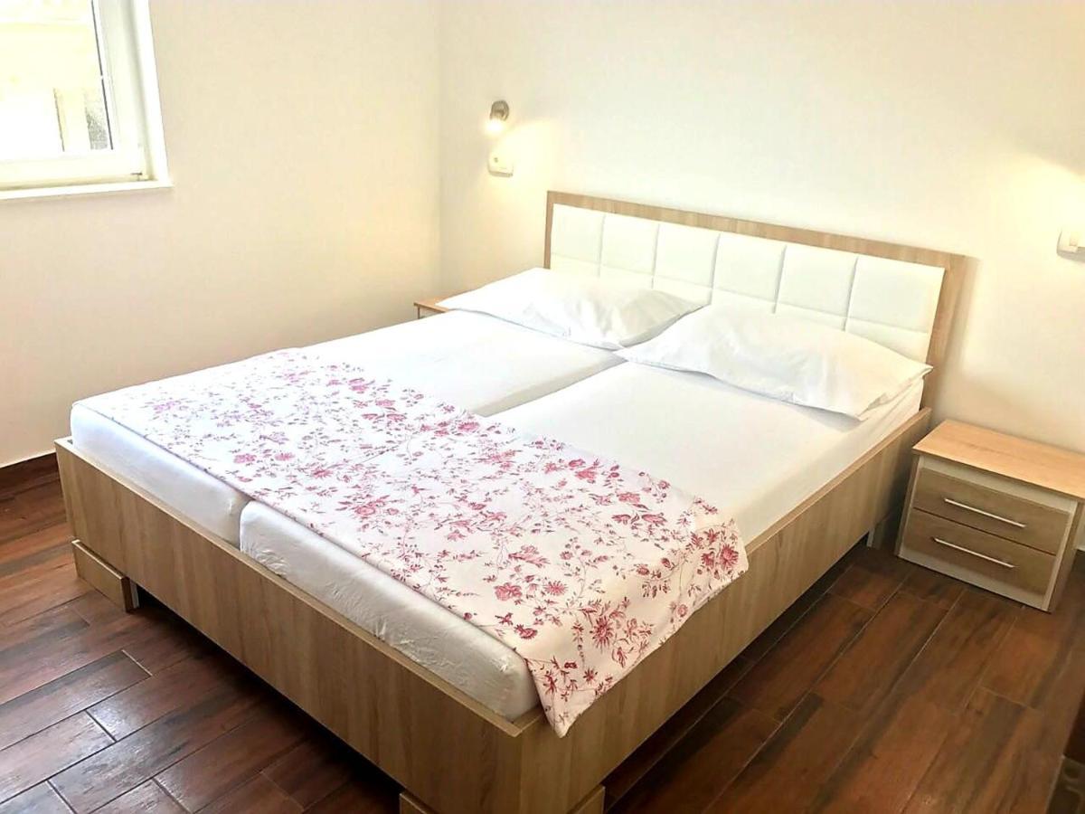 Apartmani Maki 오미스 외부 사진